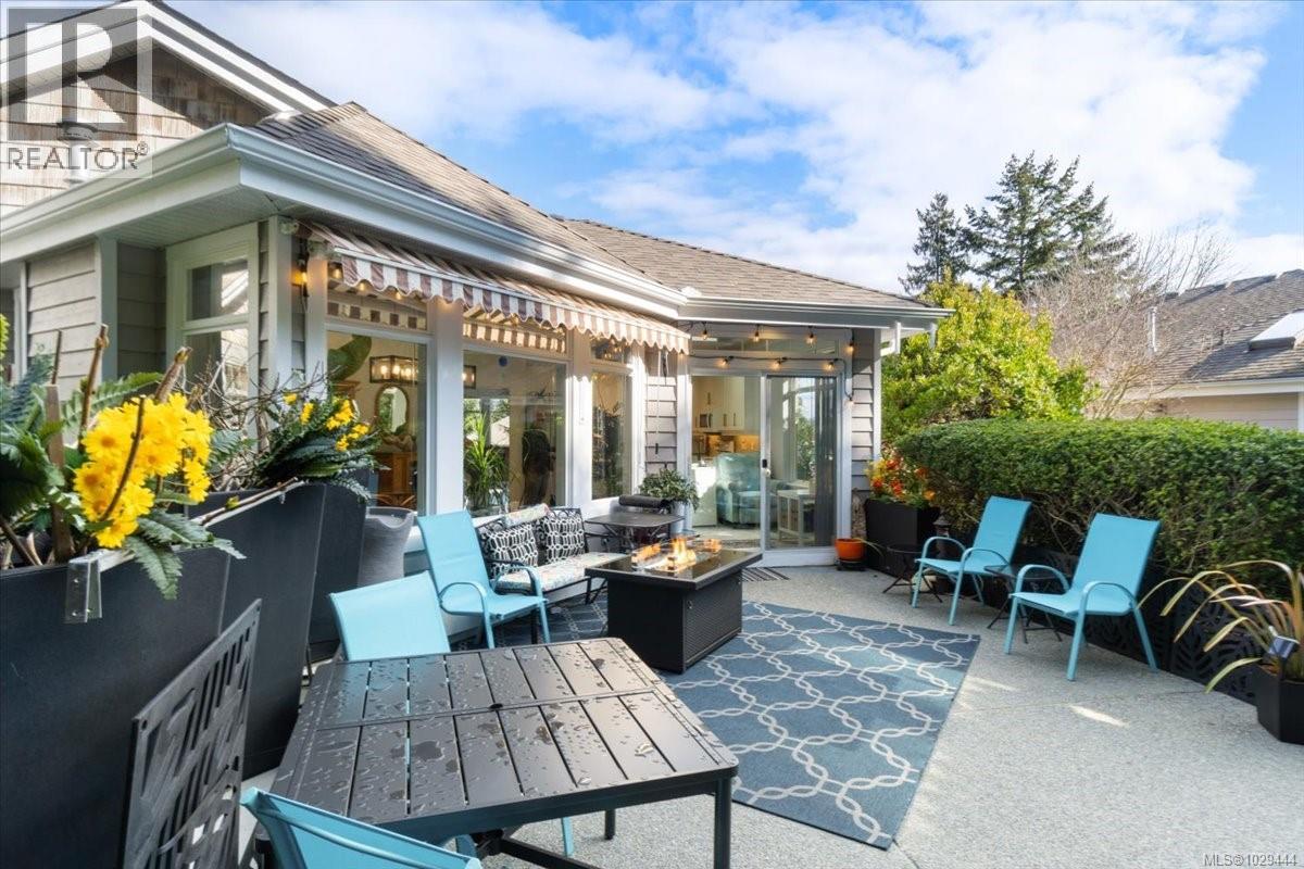 1254 SATURNA DR - 23