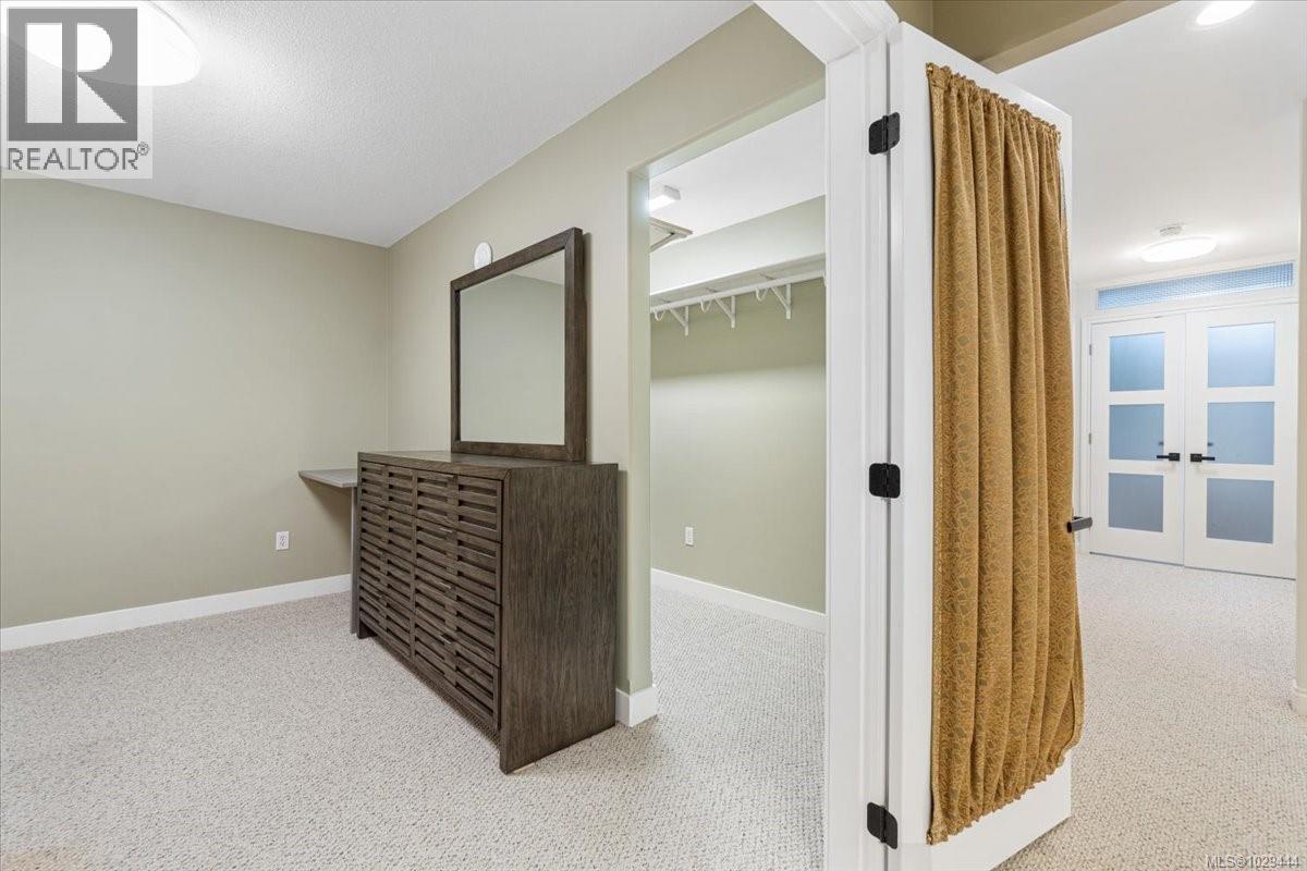 1254 SATURNA DR - 40