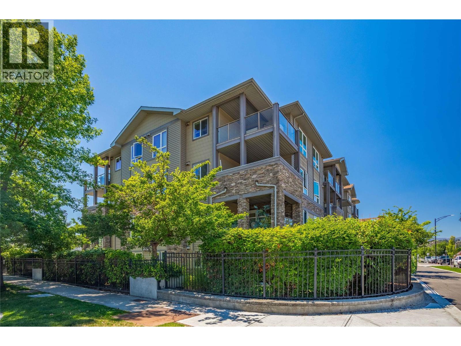 4105 325 McIntosh Road, Kelowna