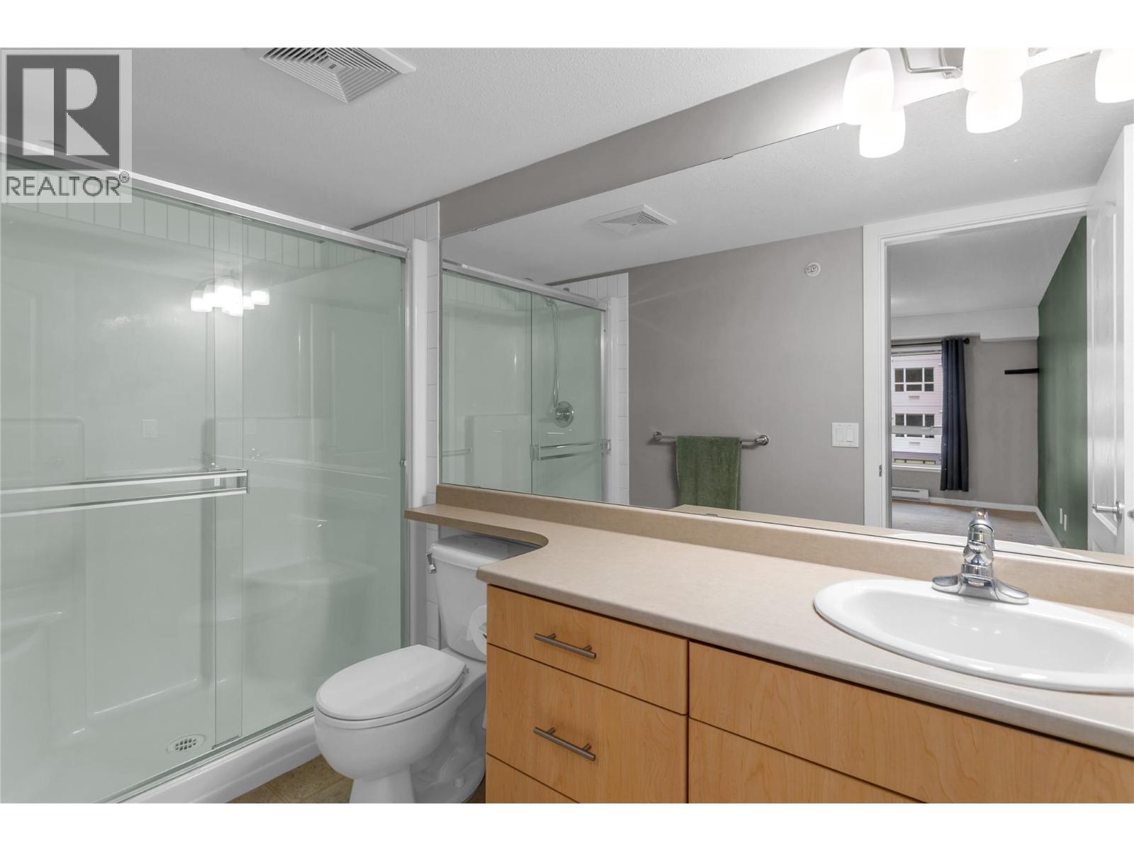 4105 325 McIntosh Road, Kelowna