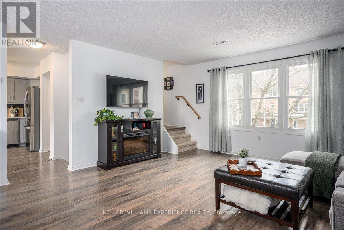 34 – 119 D’AMBROSIO DRIVE,Barrie (Painswick North),,