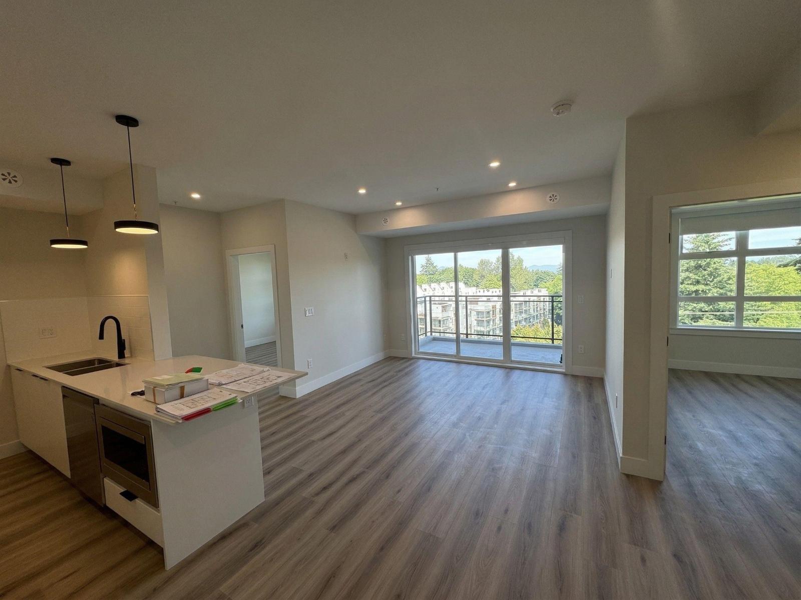 506 6285 KING GEORGE BOULEVARD