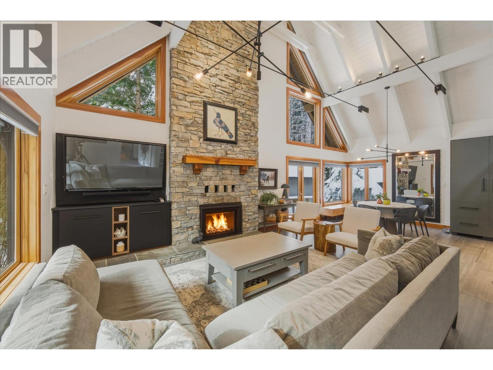 6725 CRABAPPLE DRIVE — photo 3