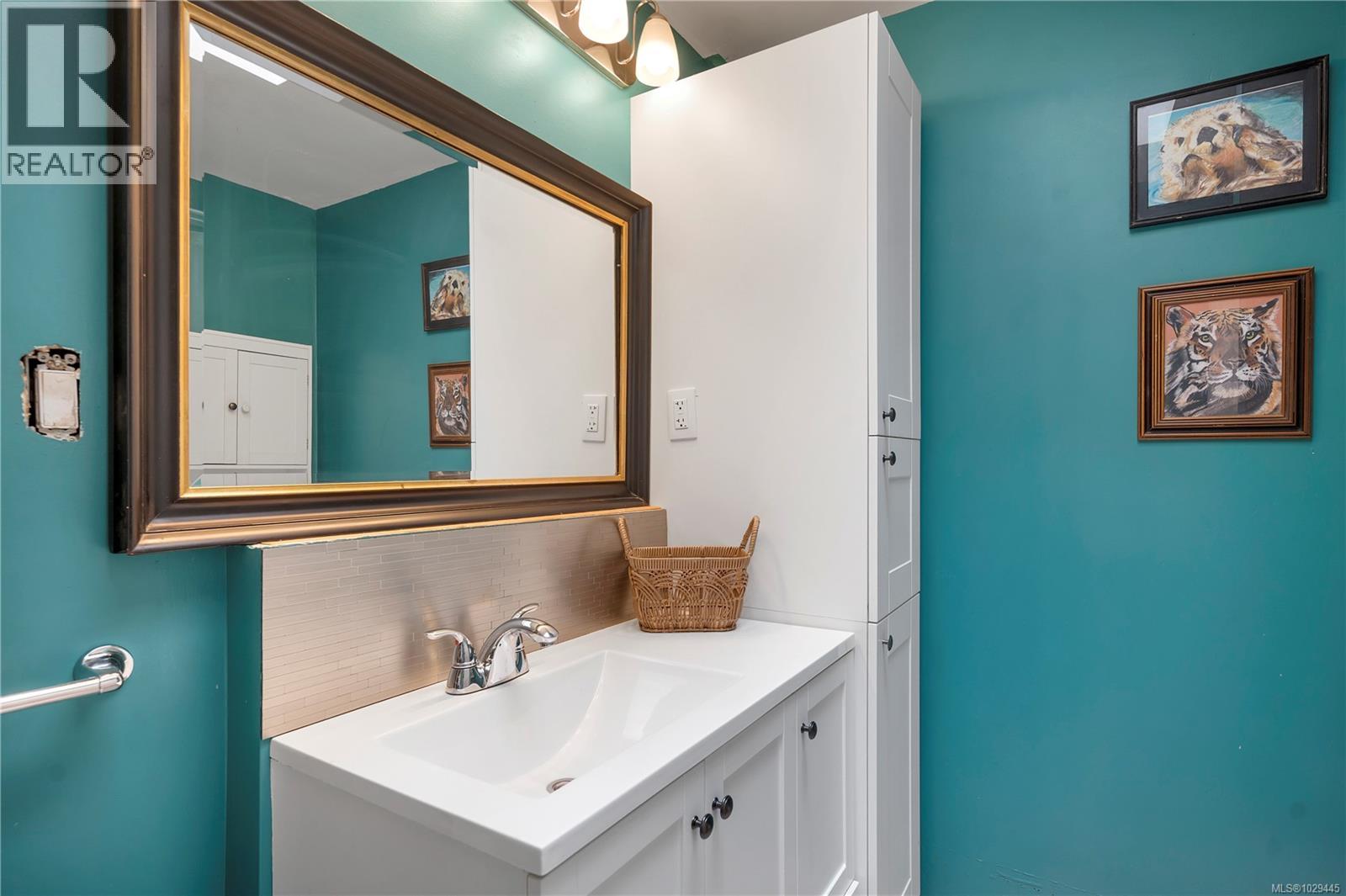 2692 VALLEJO RD - 20