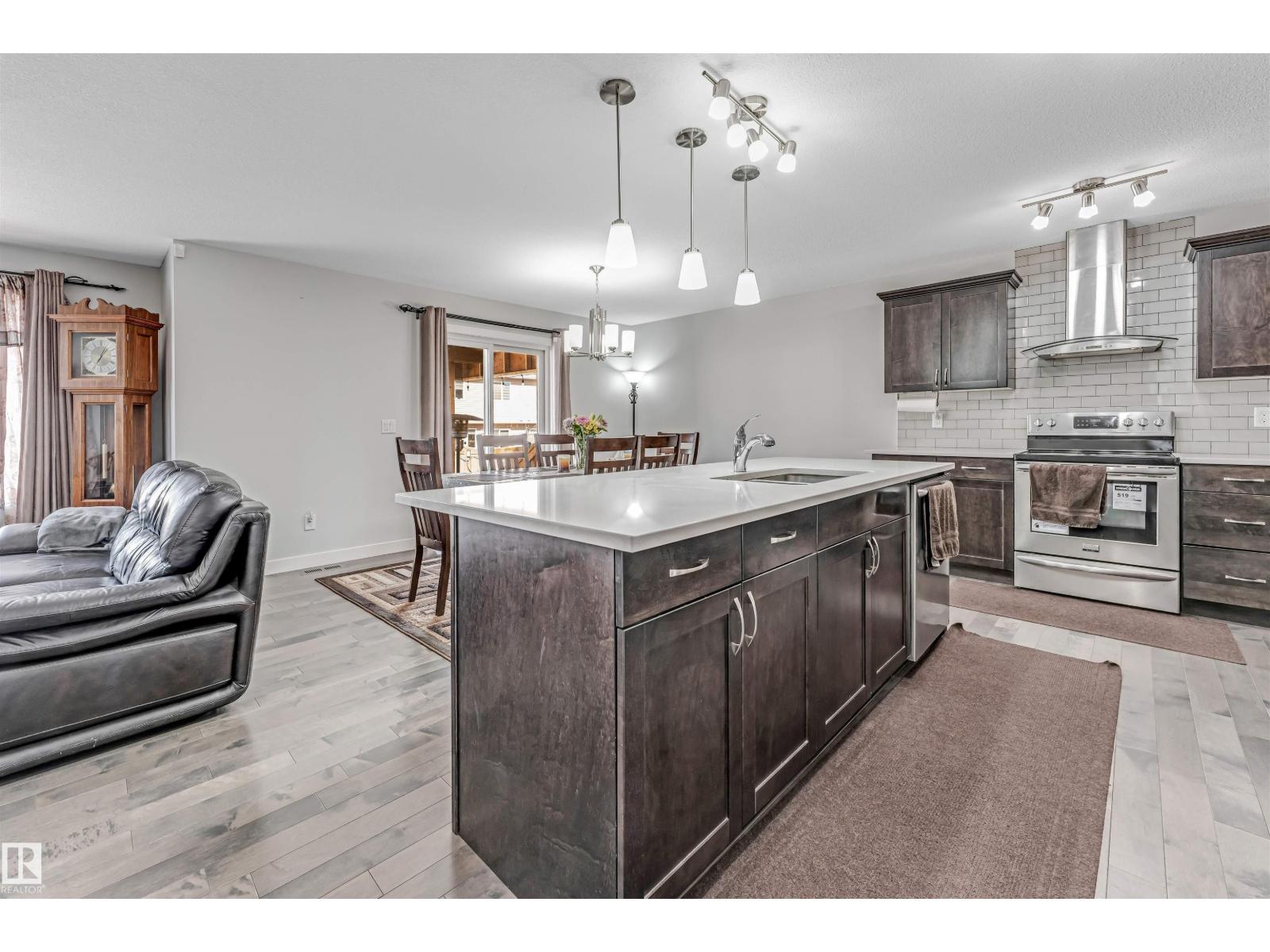 2244 21 AV NW - 13