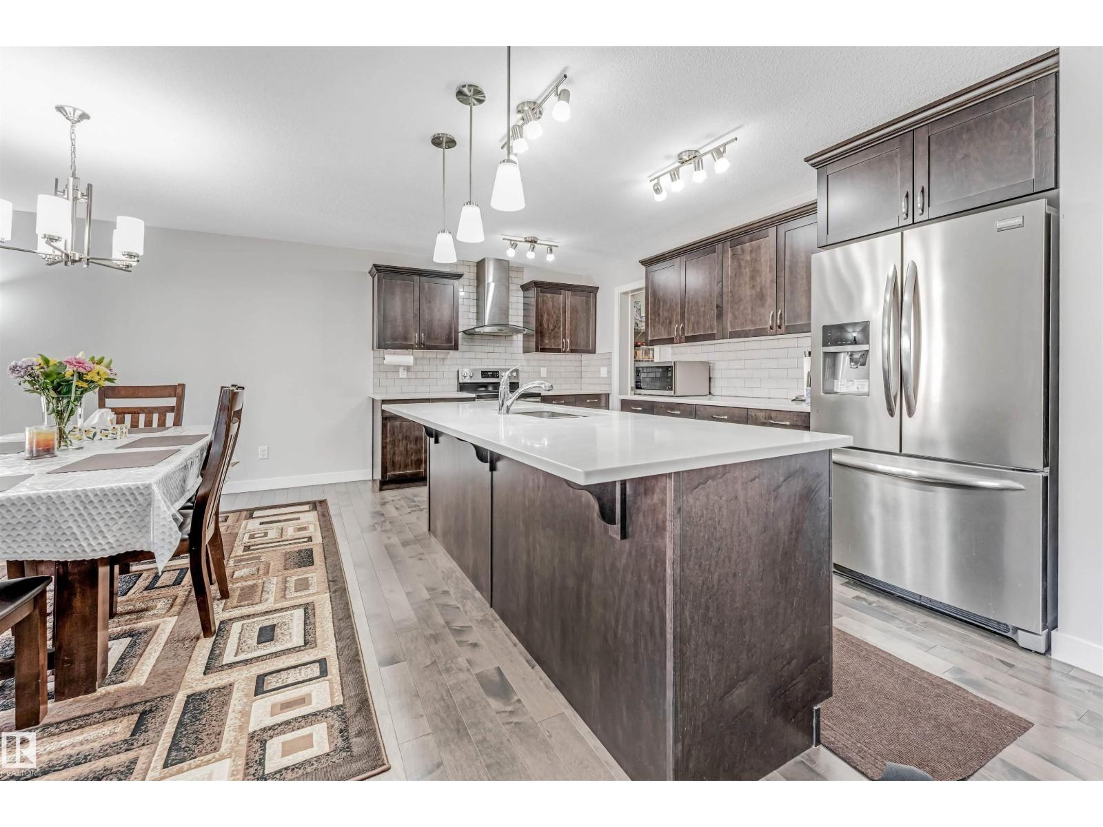 2244 21 AV NW - 18