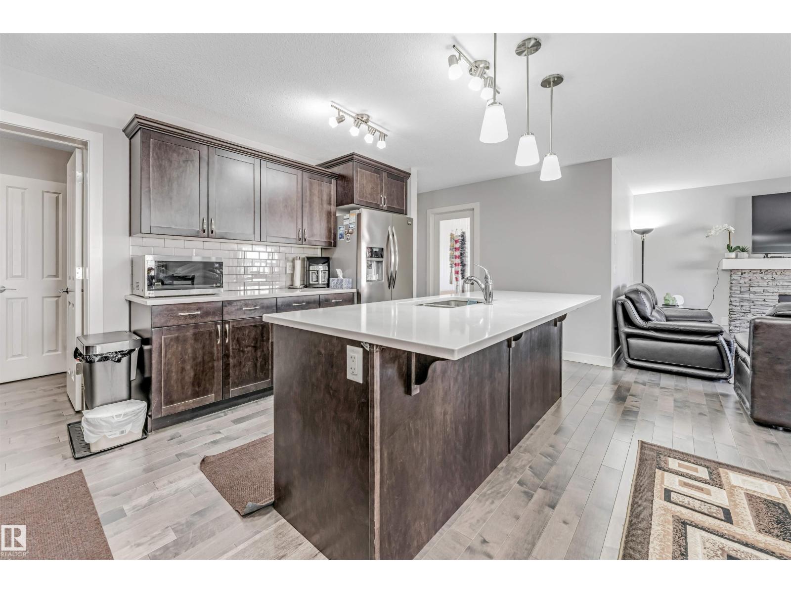 2244 21 AV NW - 19