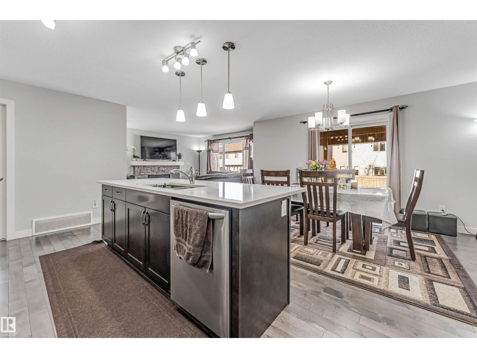 2244 21 AV NW - 20
