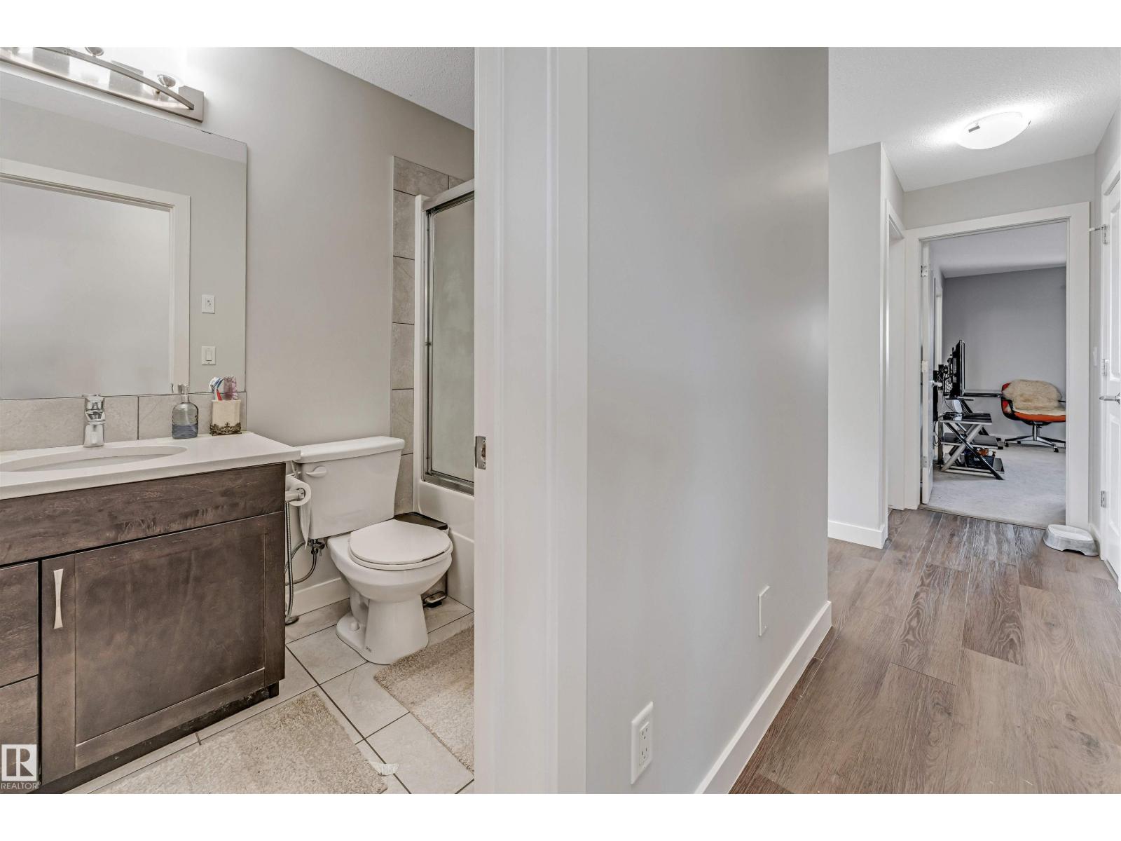 2244 21 AV NW - 26