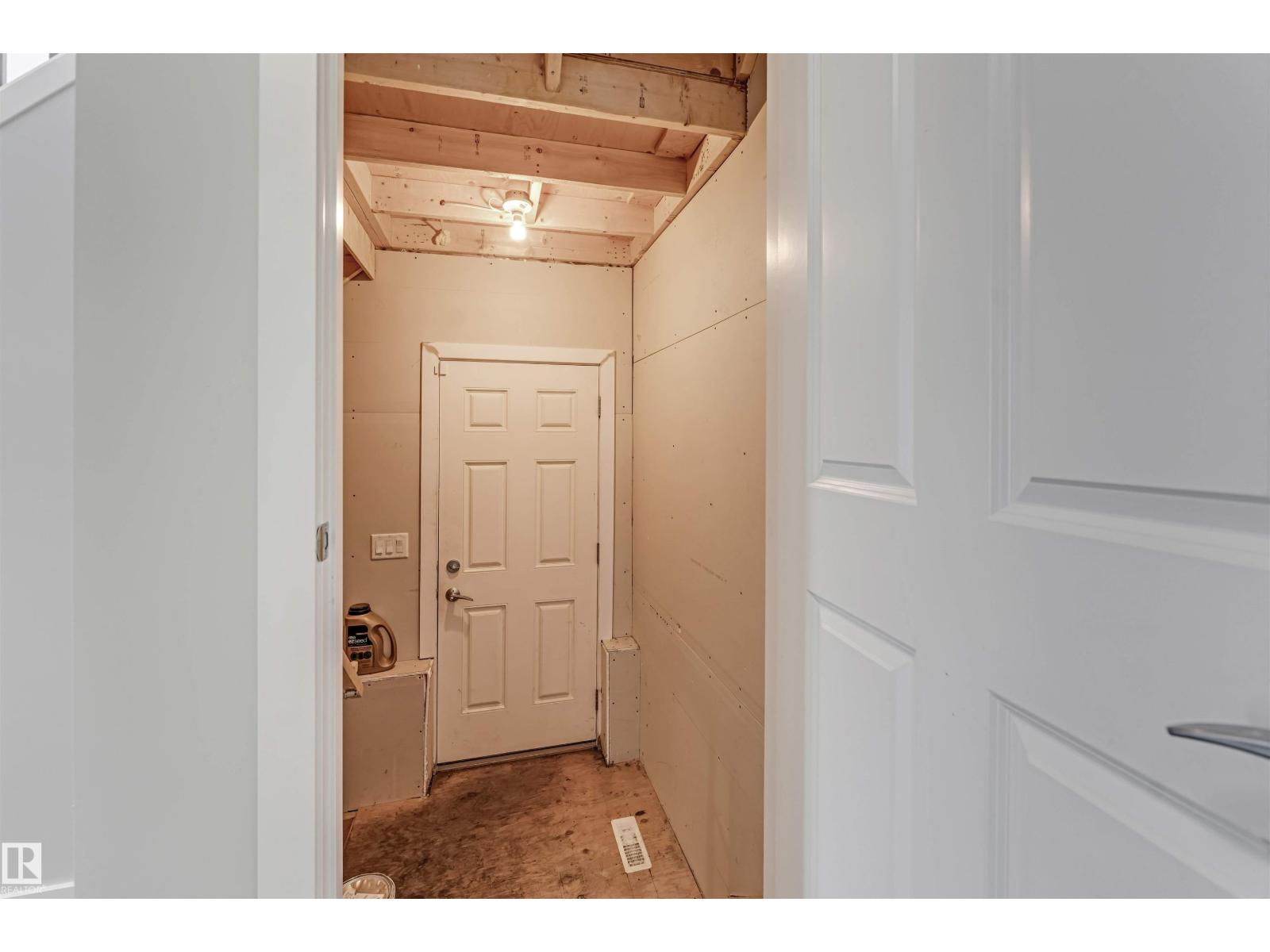 2244 21 AV NW - 43