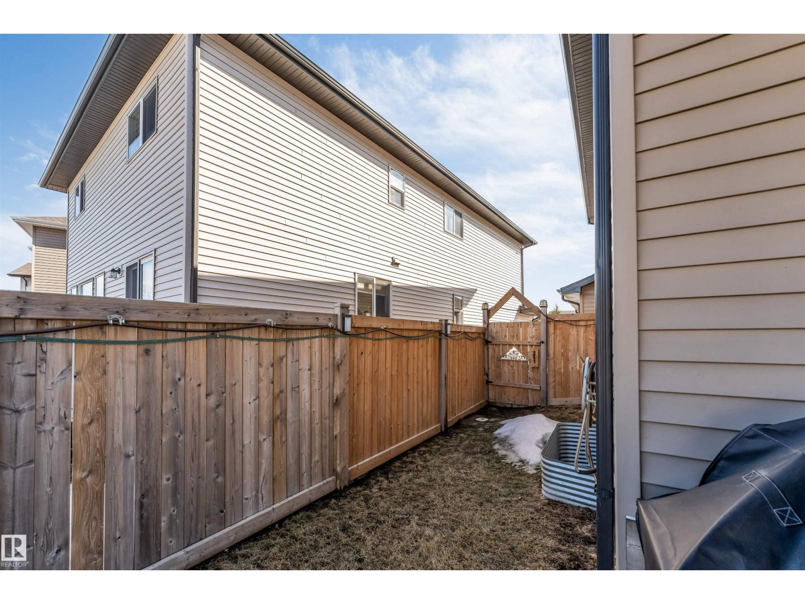 2244 21 AV NW - 5