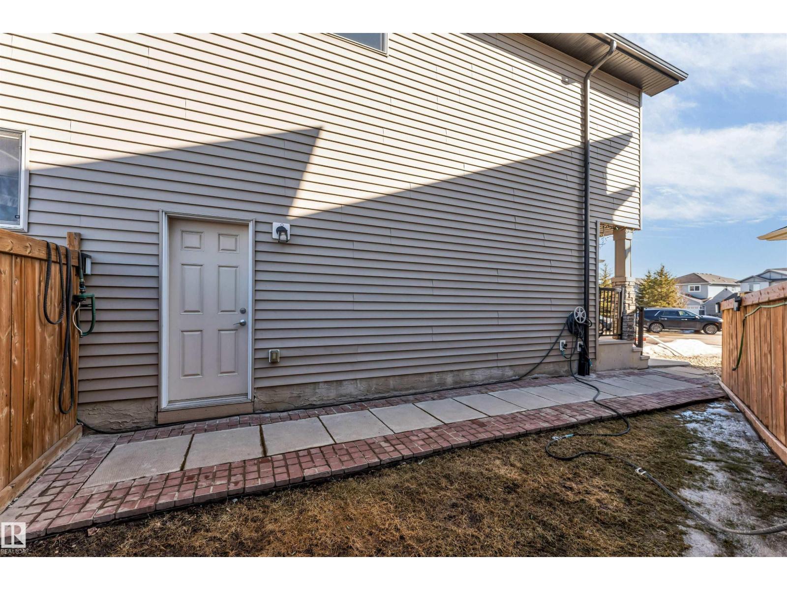 2244 21 AV NW - 7
