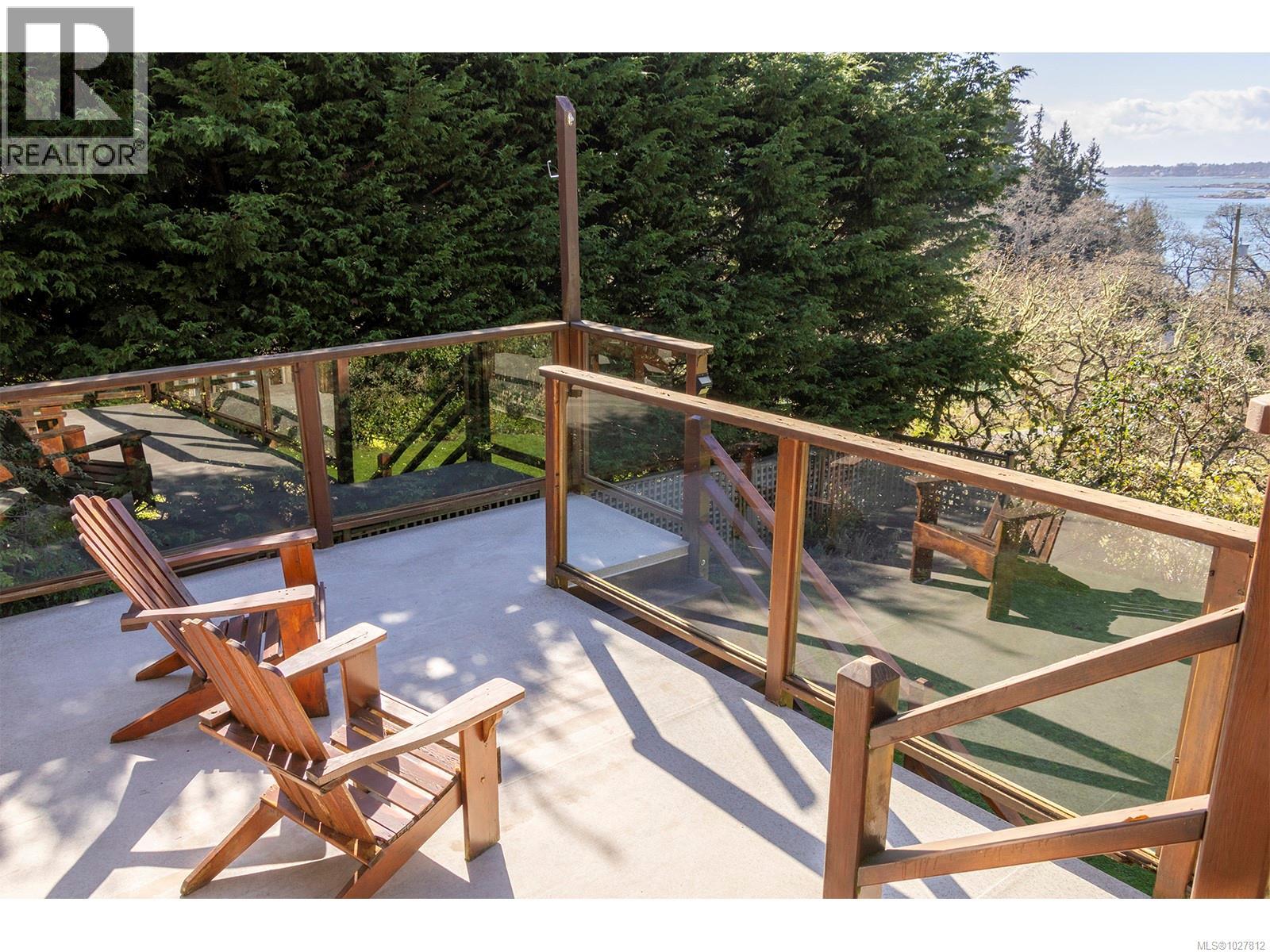  2807 Tudor Avenue, Saanich