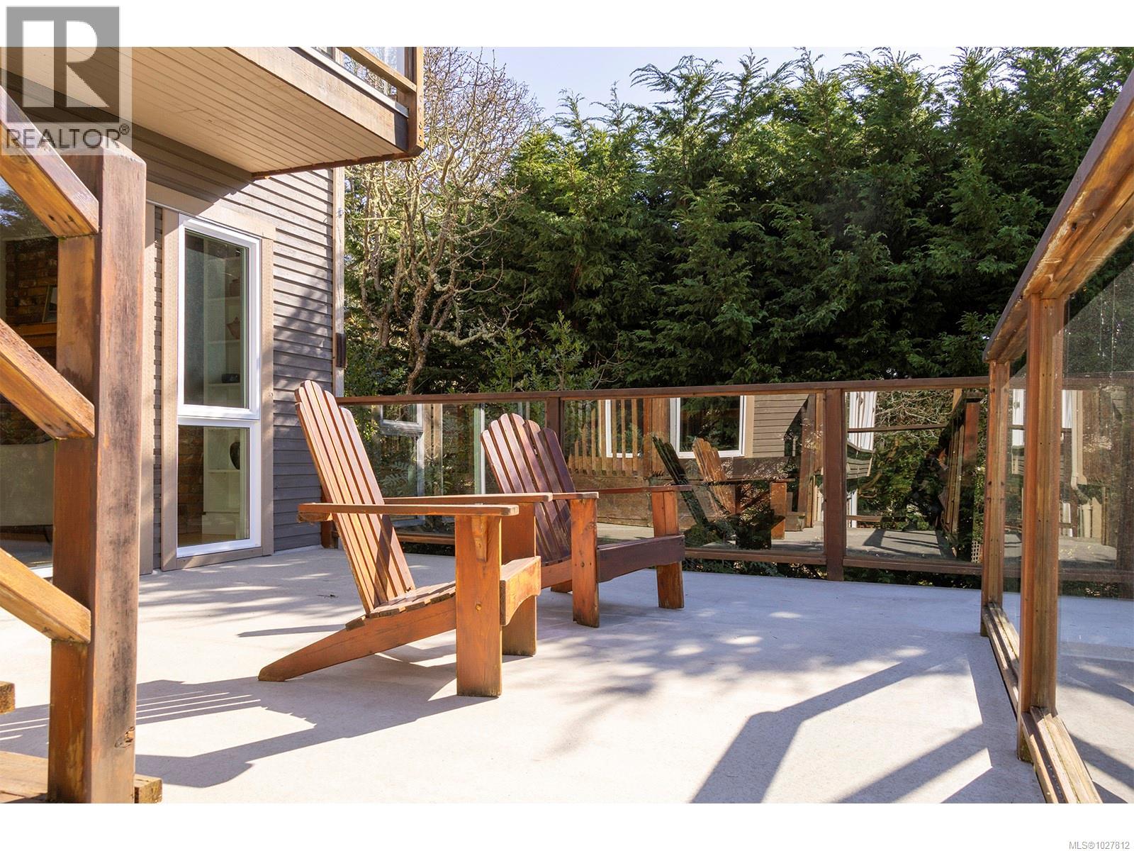  2807 Tudor Avenue, Saanich