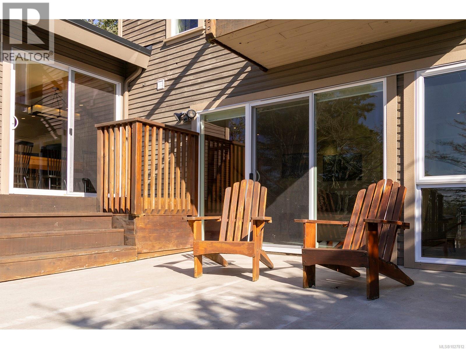  2807 Tudor Avenue, Saanich