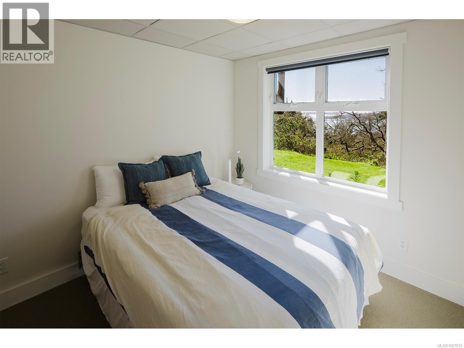  2807 Tudor Avenue, Saanich