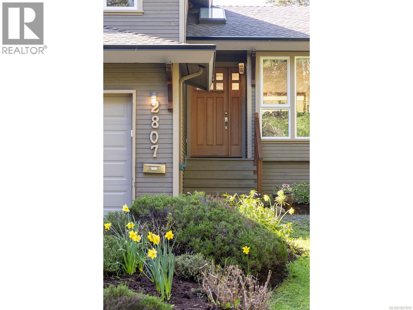  2807 Tudor Avenue, Saanich