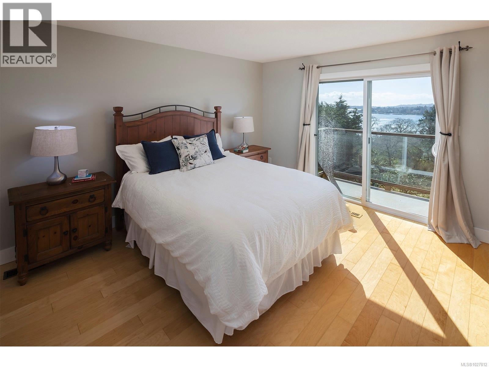  2807 Tudor Avenue, Saanich