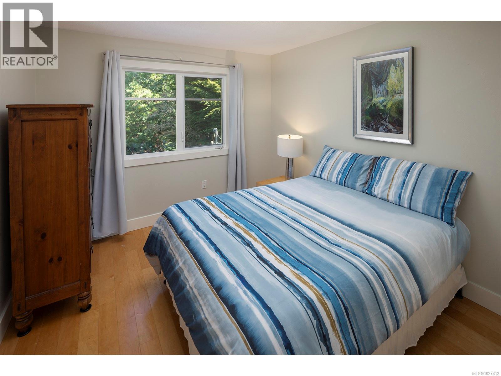  2807 Tudor Avenue, Saanich