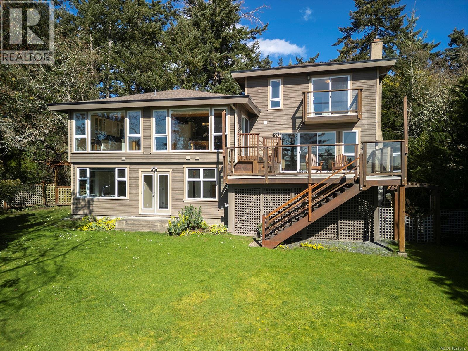  2807 Tudor Avenue, Saanich