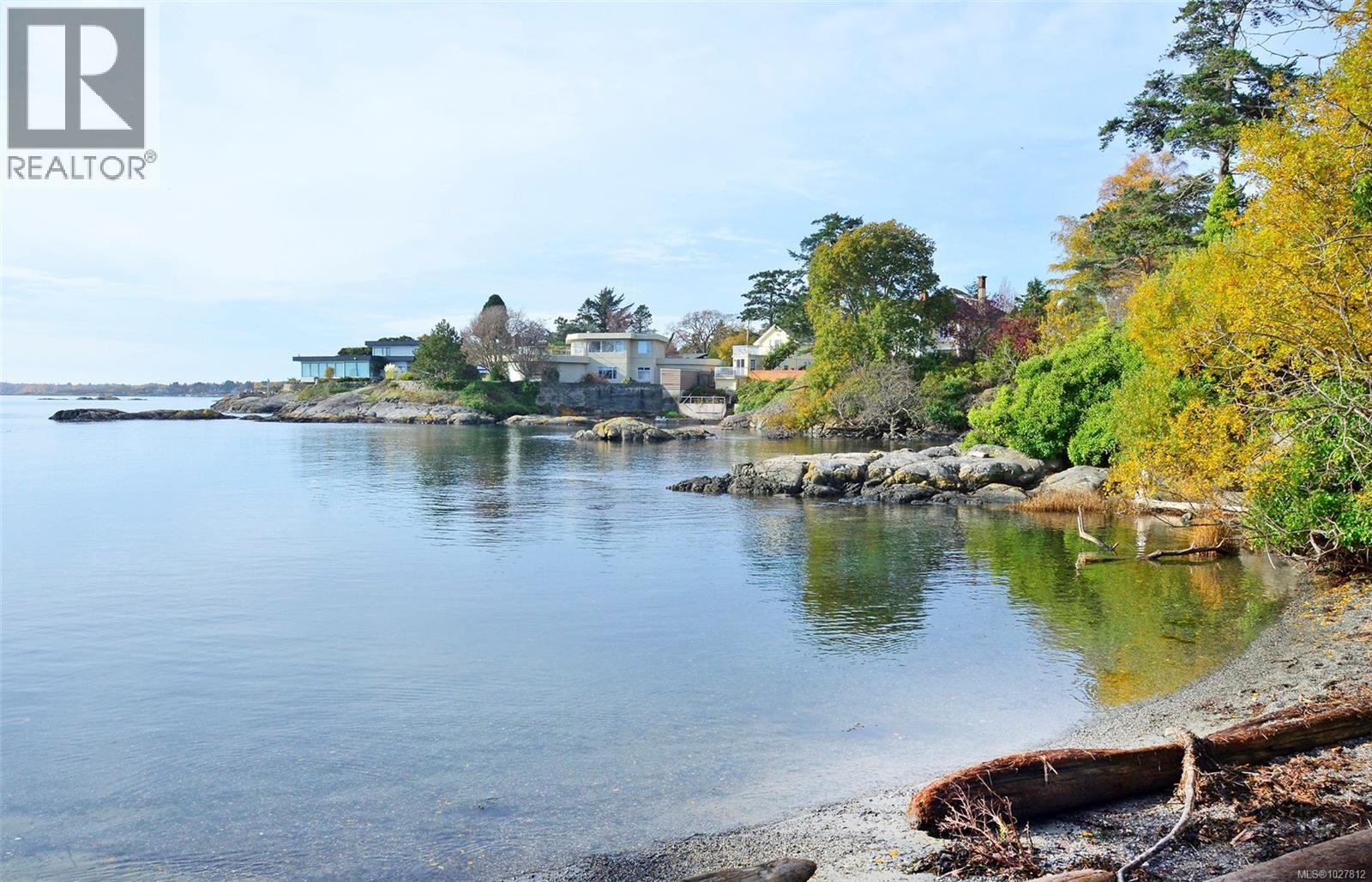  2807 Tudor Avenue, Saanich