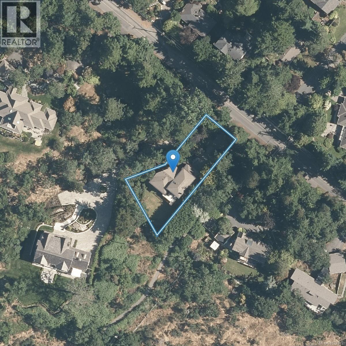  2807 Tudor Avenue, Saanich