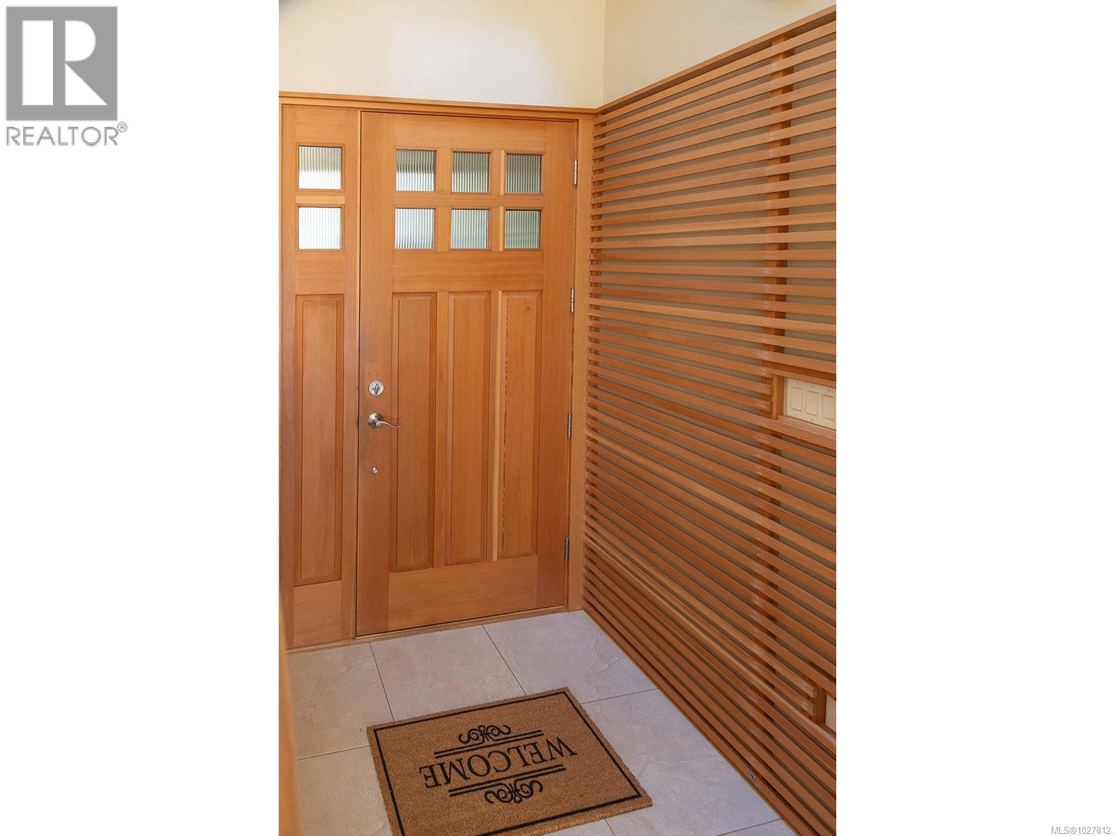  2807 Tudor Avenue, Saanich