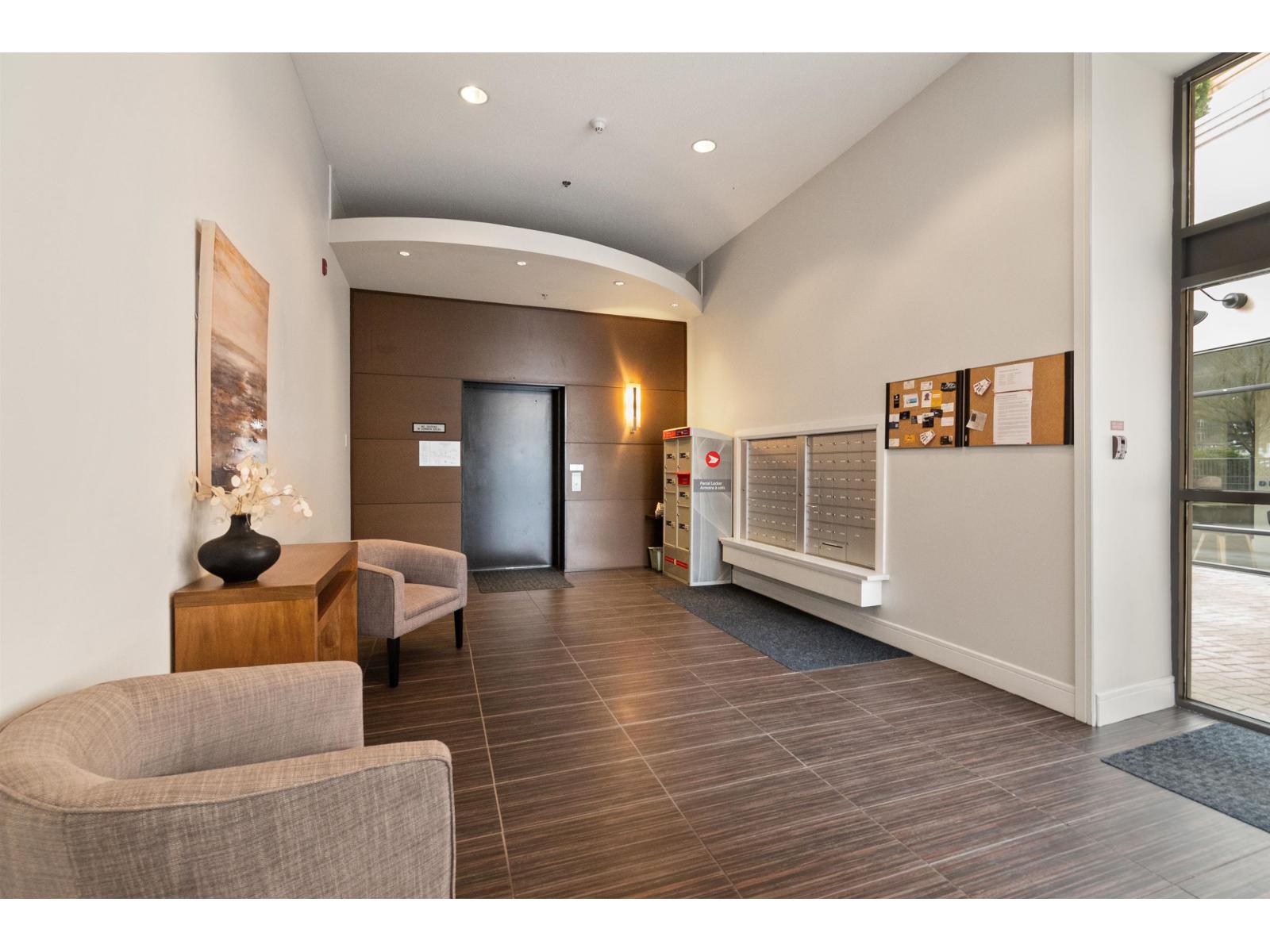 407 45530 MARKET WAY, Garrison Crossing, Chilliwack