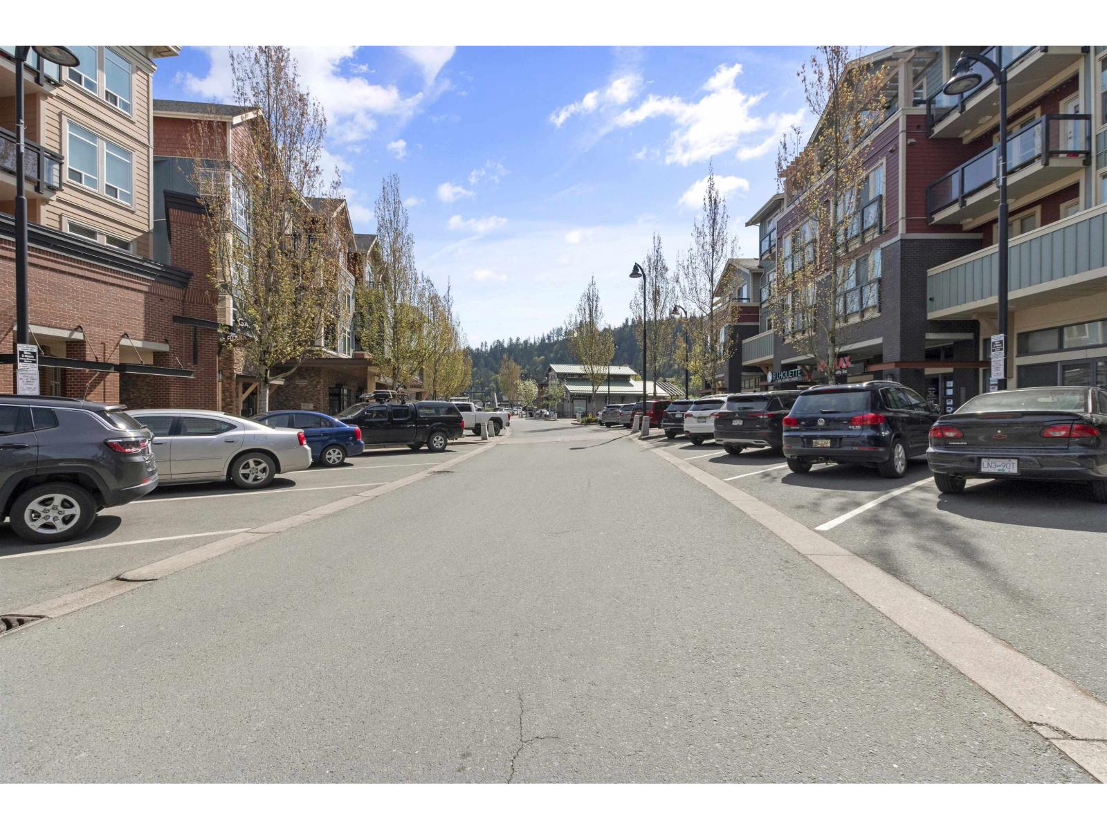 407 45530 MARKET WAY, Garrison Crossing, Chilliwack