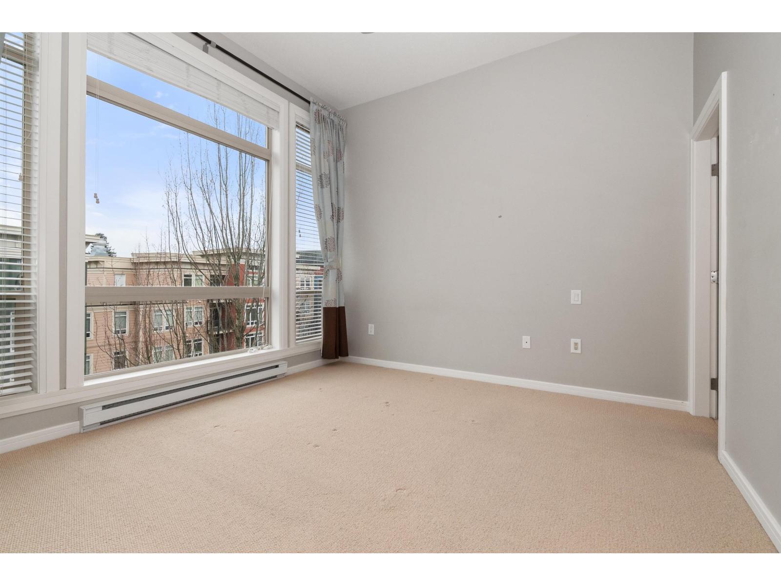 407 45530 MARKET WAY, Garrison Crossing, Chilliwack