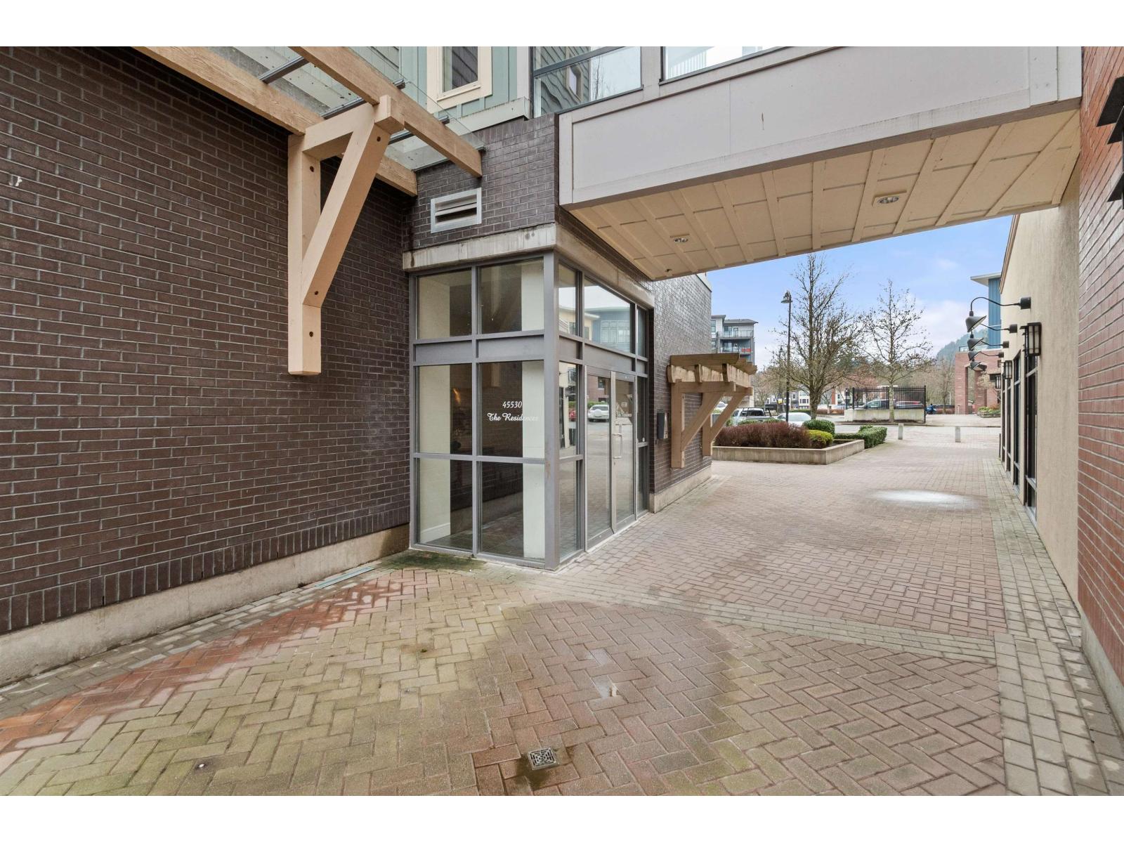 407 45530 MARKET WAY, Garrison Crossing, Chilliwack