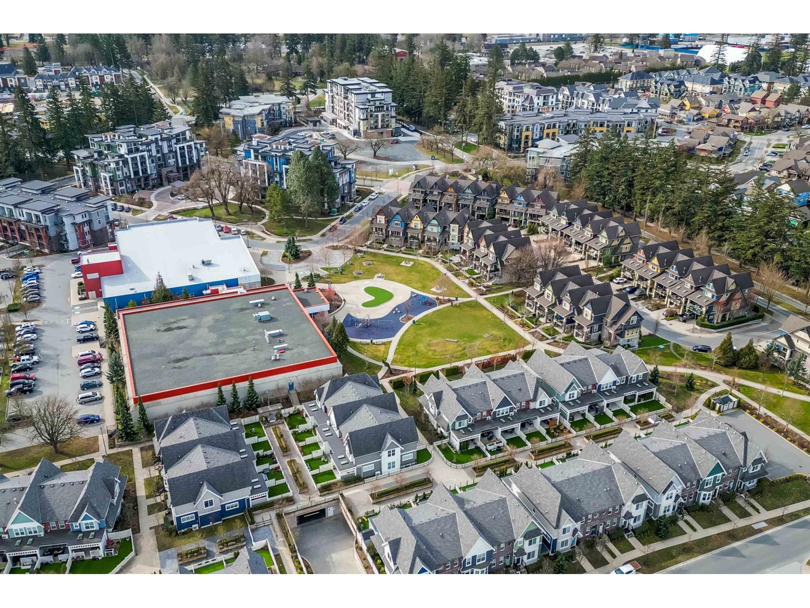 407 45530 MARKET WAY, Garrison Crossing, Chilliwack