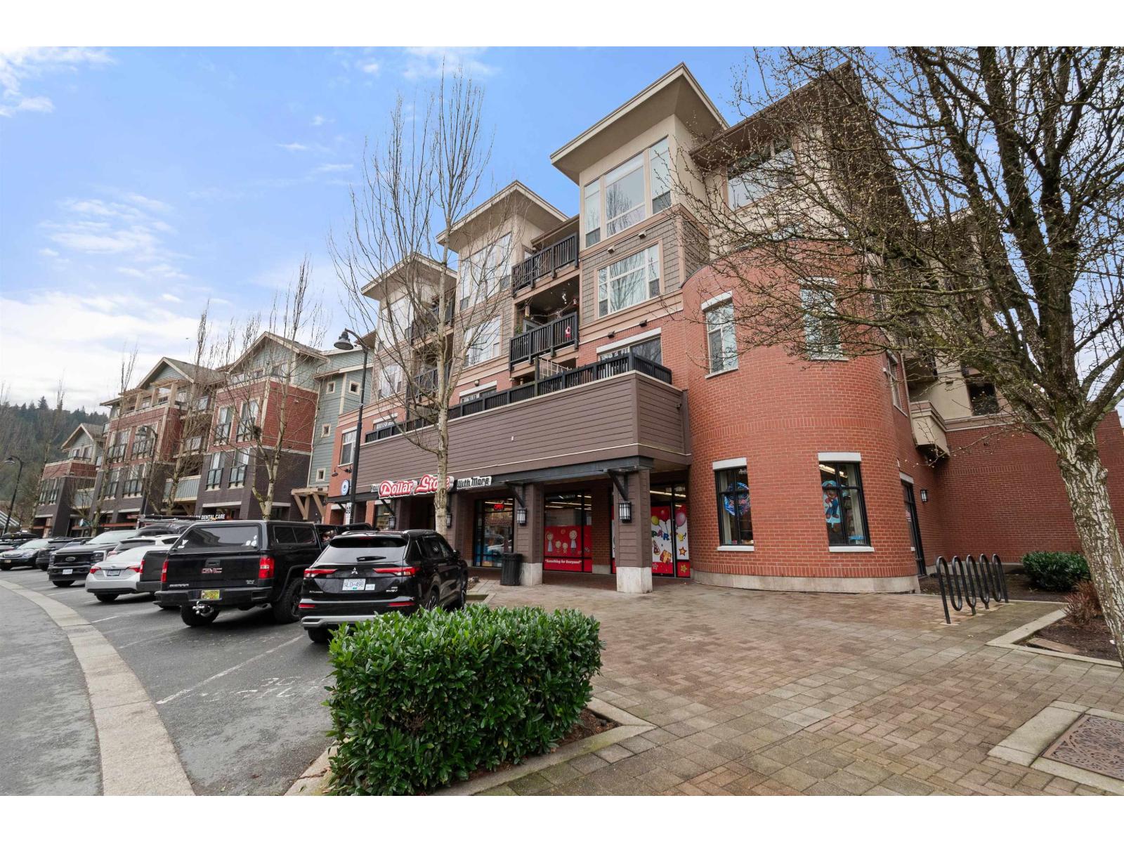 407 45530 MARKET WAY, Garrison Crossing, Chilliwack