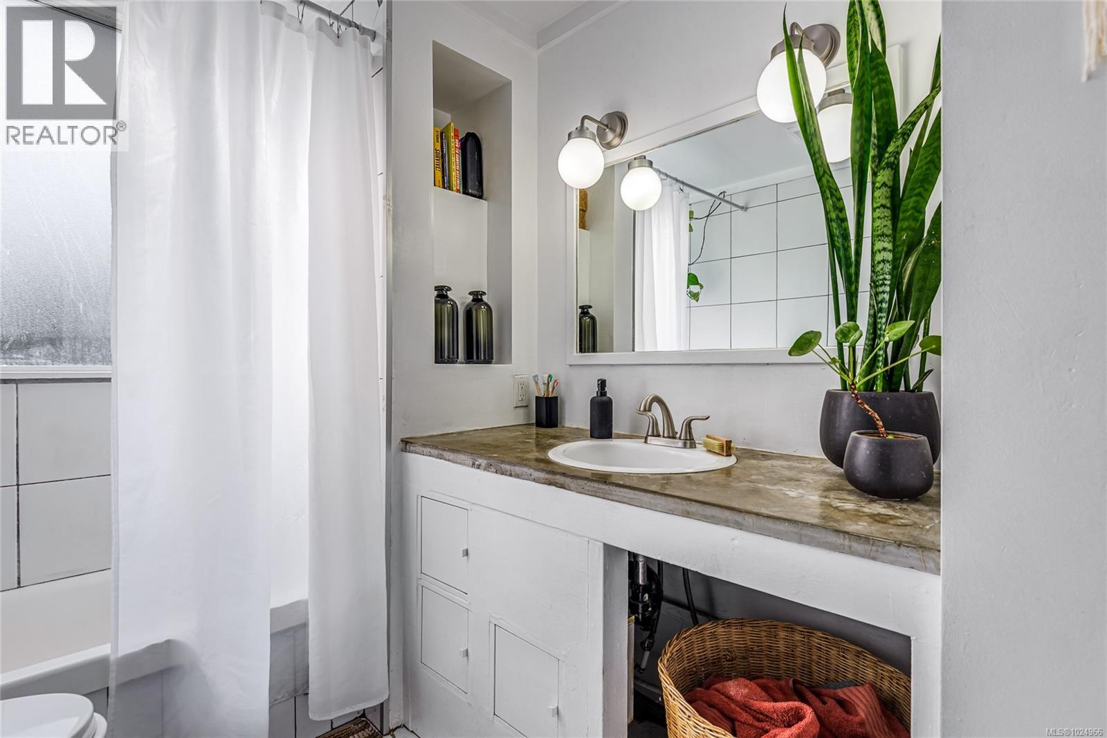 360 CAPE MUDGE RD - 32