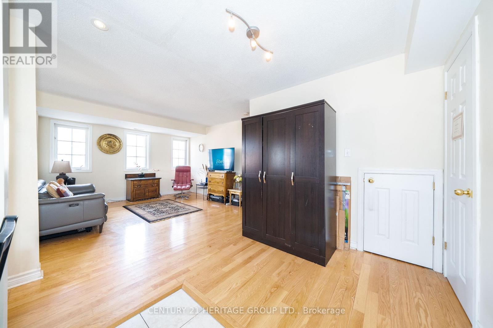 #301 64 SIDNEY BELSEY CRESCENT - 9