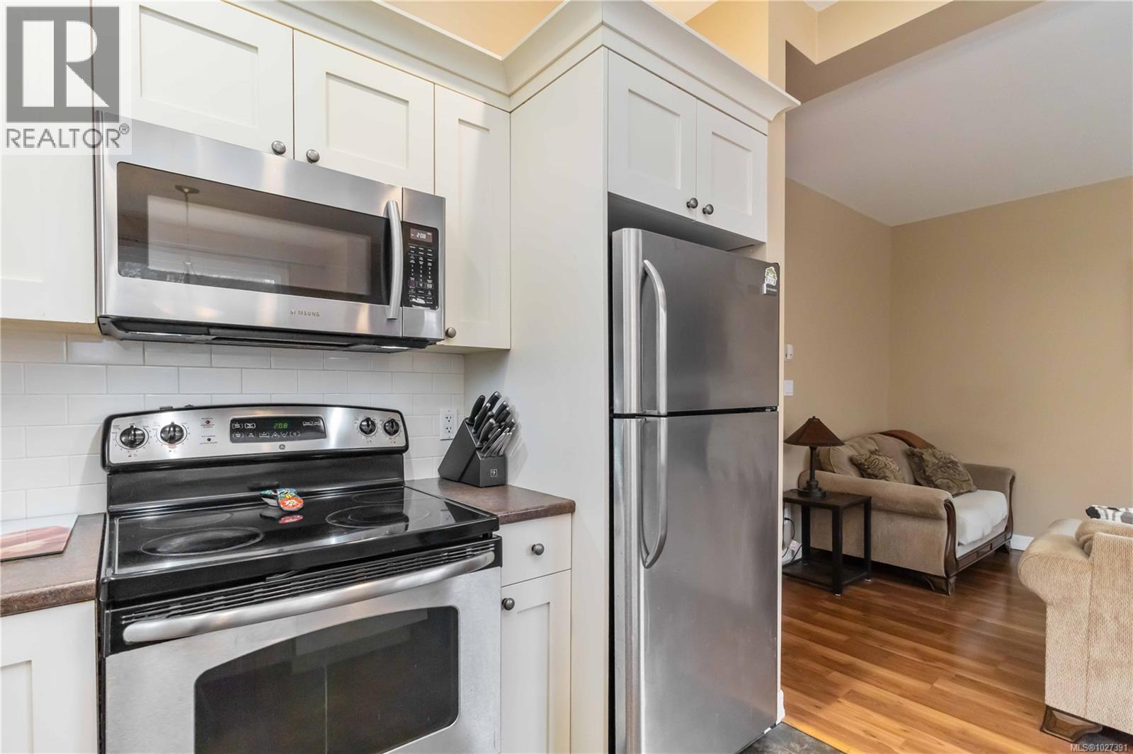 106 2260 Maple Avenue North, Sooke