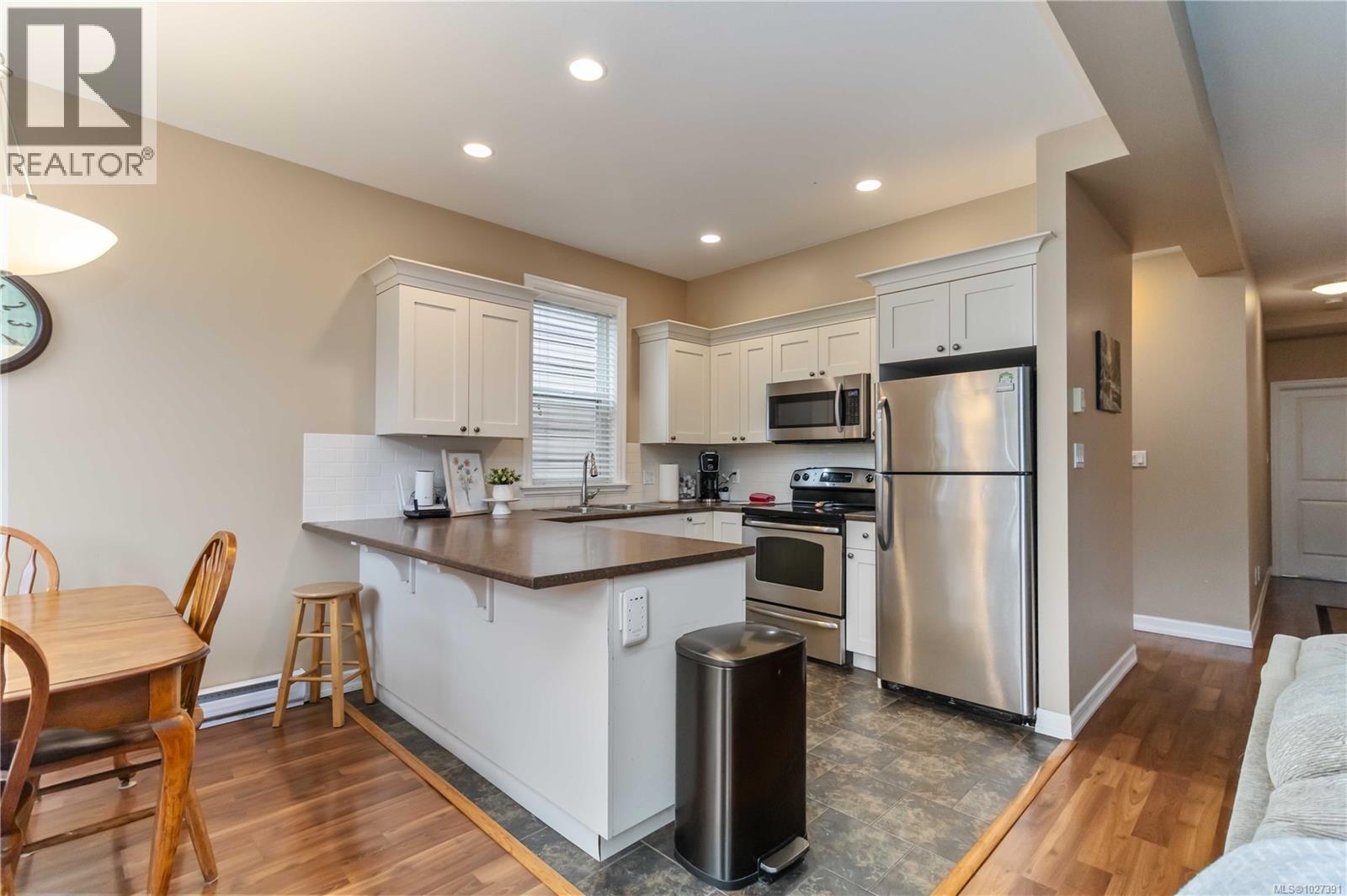 106 2260 Maple Avenue North, Sooke