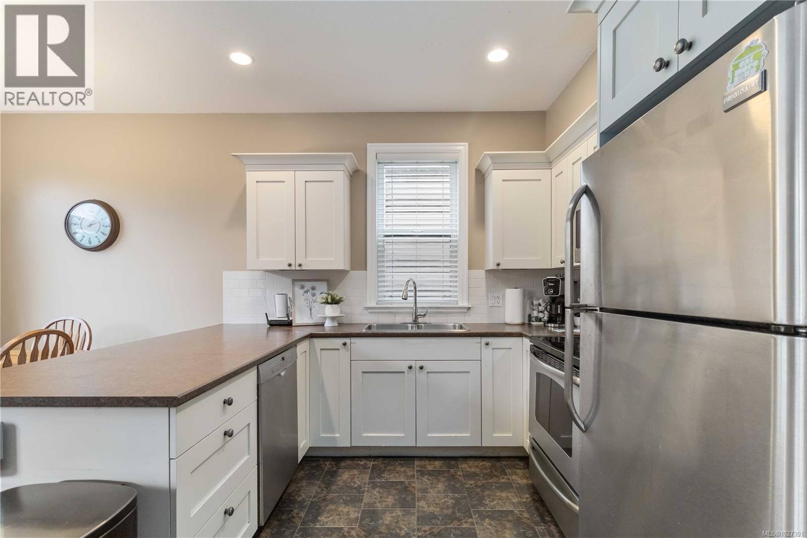 106 2260 Maple Avenue North, Sooke