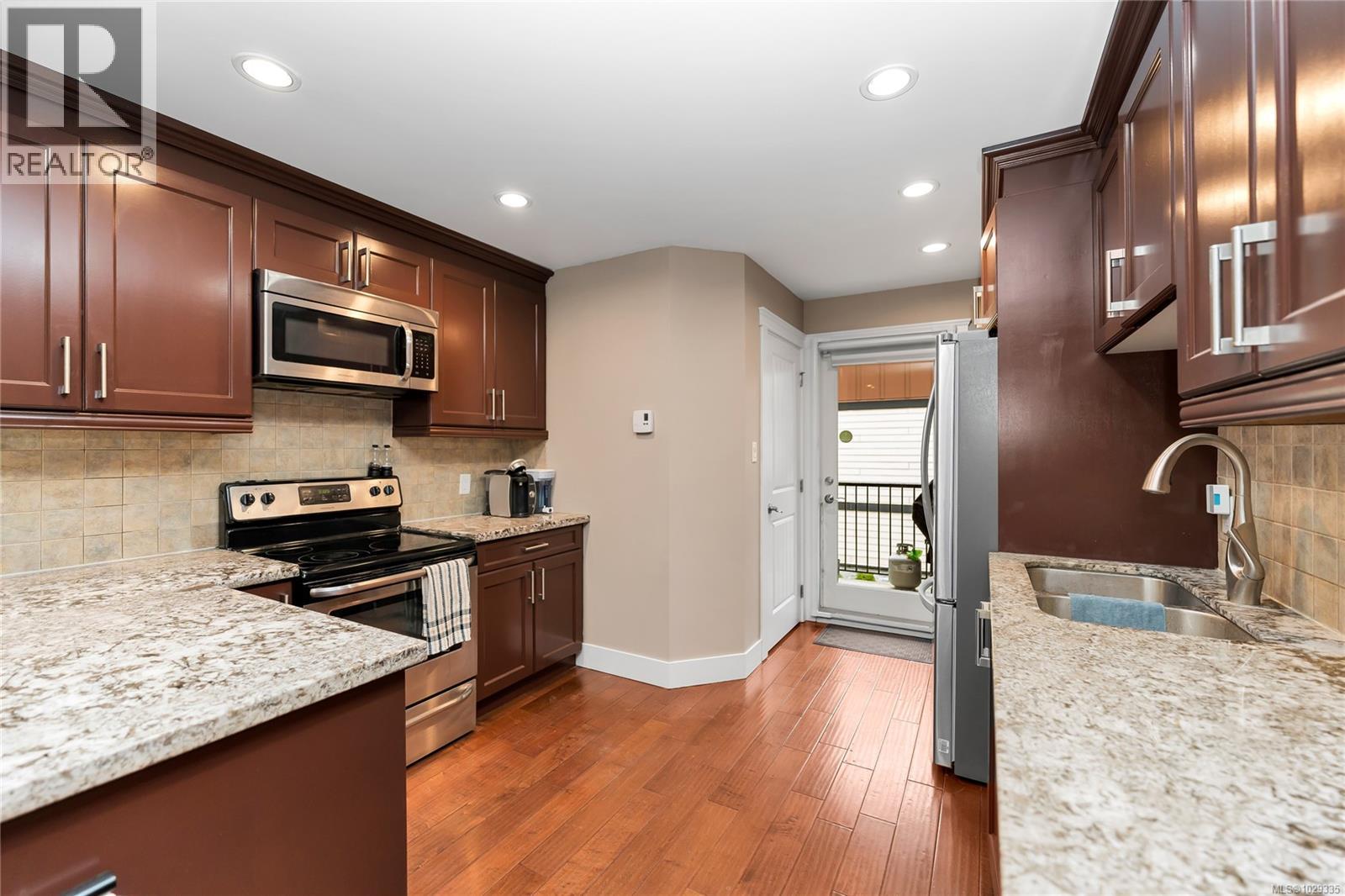 #101 982 RATTANWOOD PL - 5