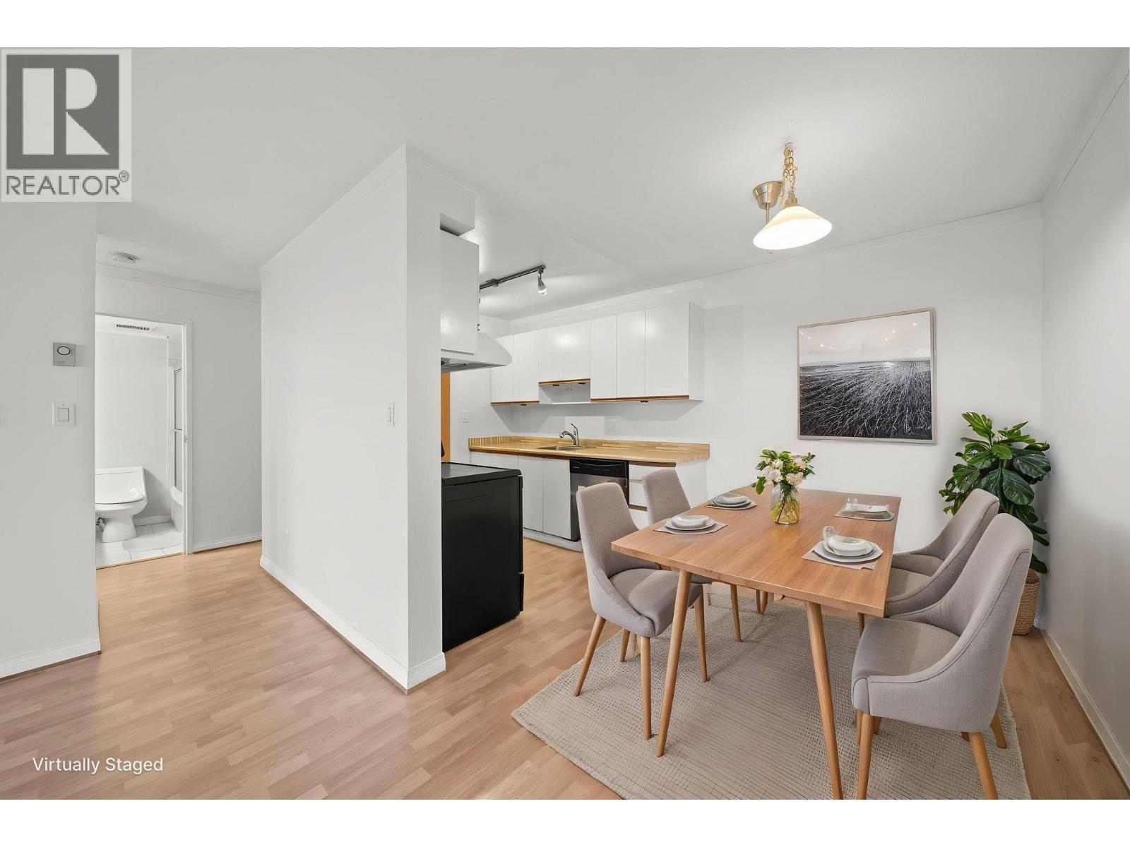 #211-7471 BLUNDELL Road, Richmond