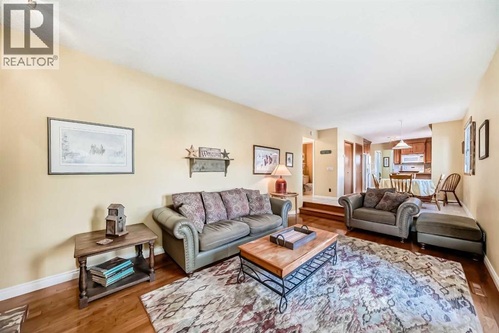 Single Family House for Sale in  Dalcastle Crescent NW Dalhousie Calgary 