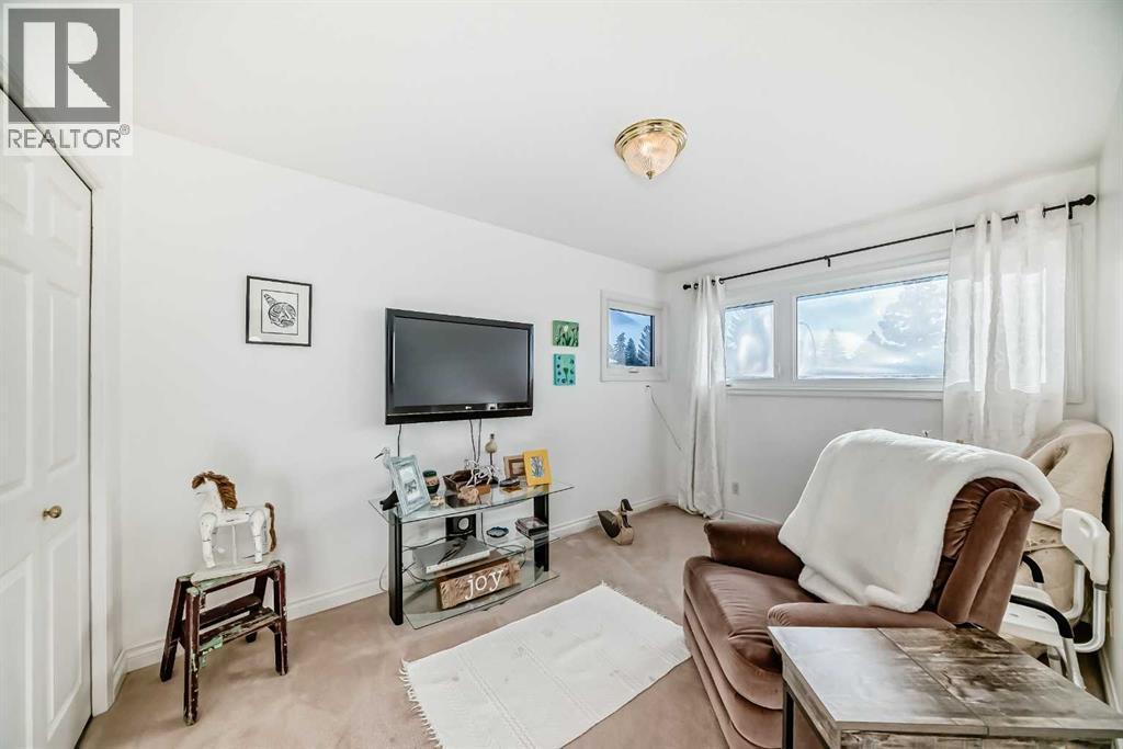 Single Family House for Sale in  Dalcastle Crescent NW Dalhousie Calgary 