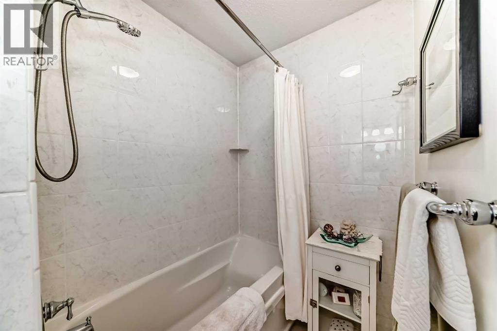 Single Family House for Sale in  Dalcastle Crescent NW Dalhousie Calgary 