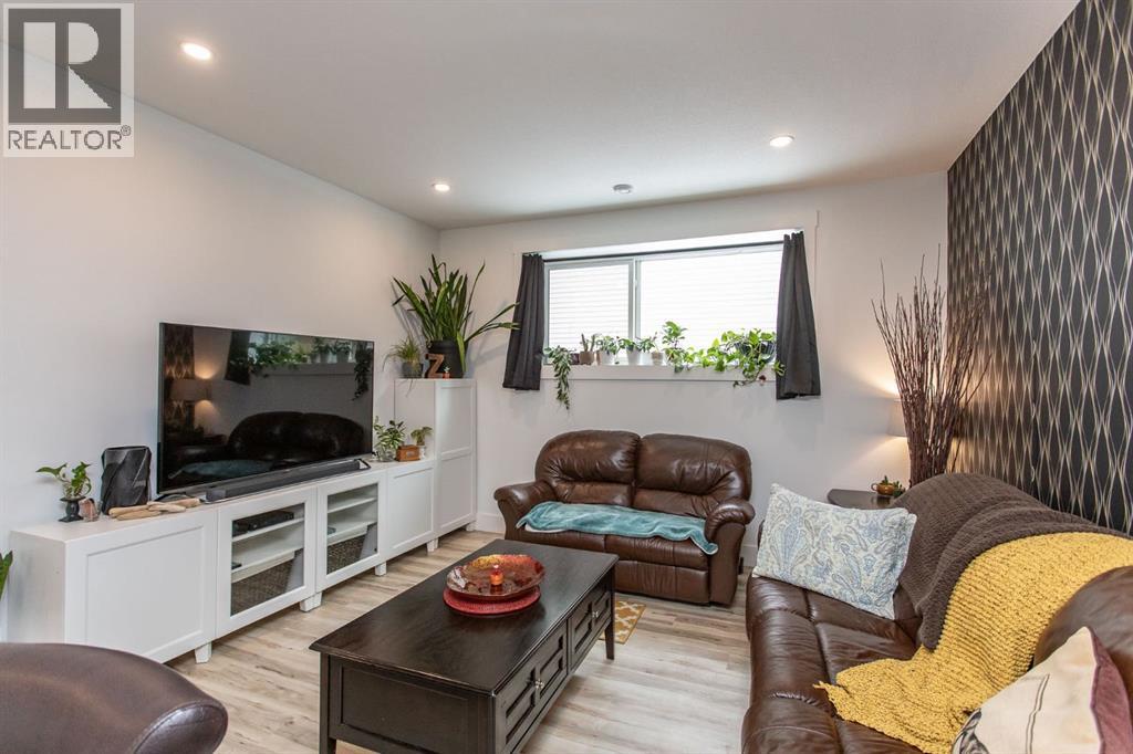 5007 35 Street, Sylvan Lake