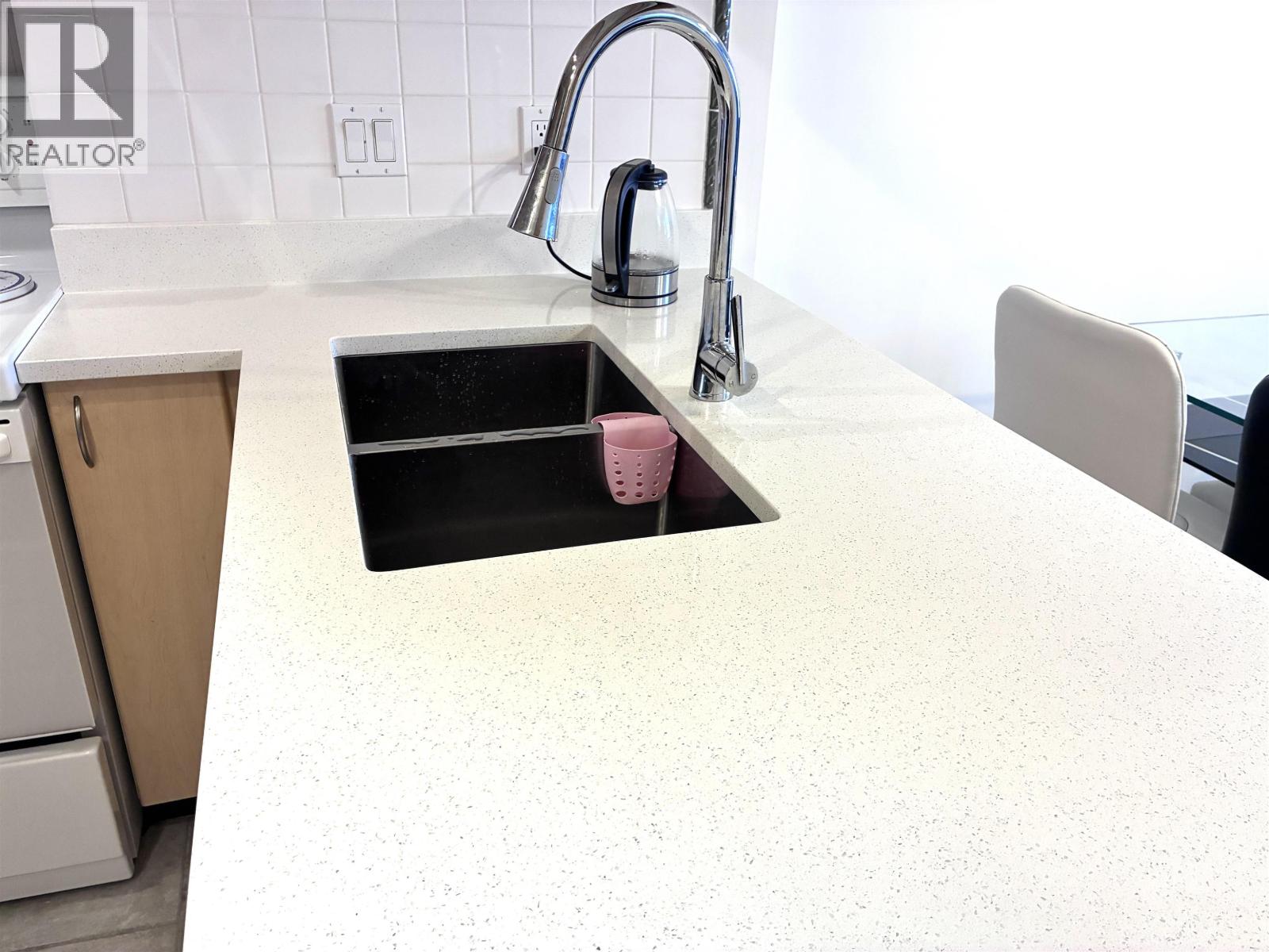 #607-6611 COONEY Road, Richmond