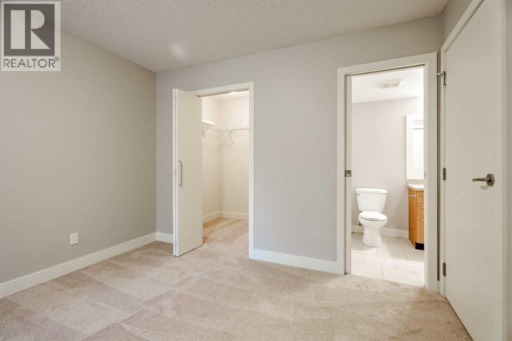 Single Family House for Sale in   Richard Court SW Lincoln Park Calgary 