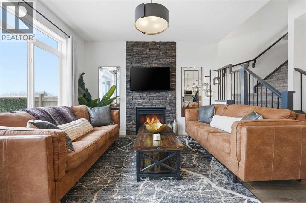 376 Fireside Way, Cochrane