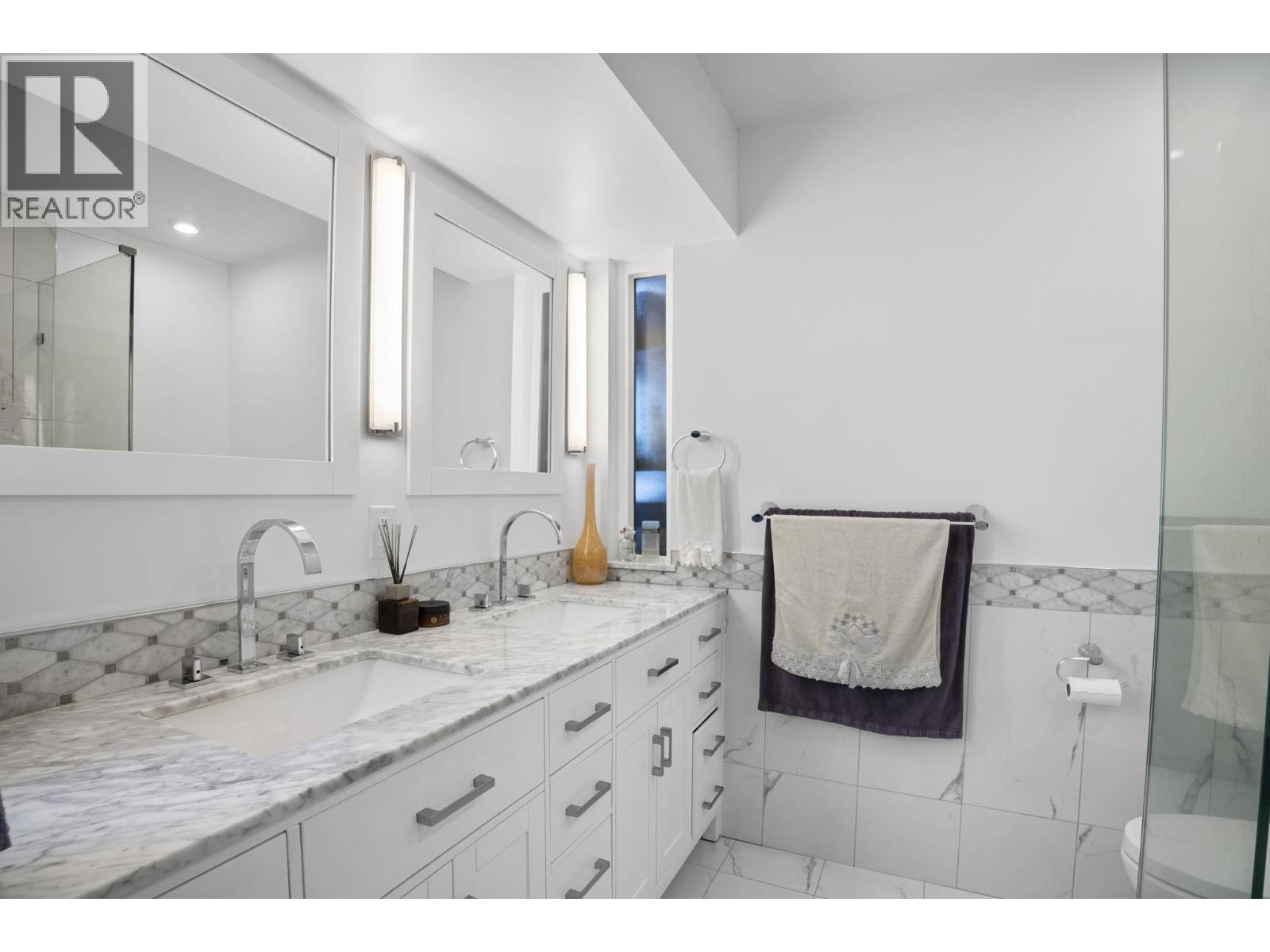 2268 NACHT AVENUE, Port Coquitlam