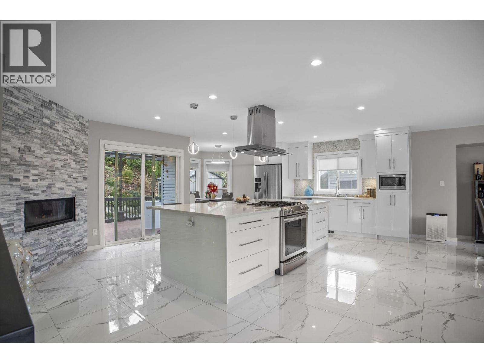 2268 NACHT AVENUE, Port Coquitlam