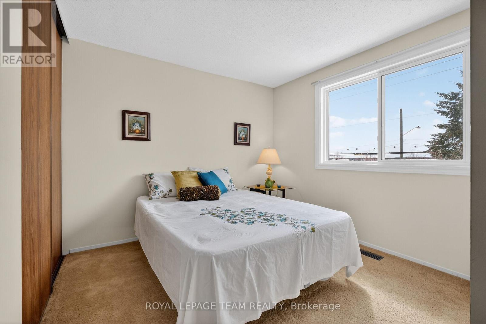 97 HUNTSMAN CRESCENT - 15
